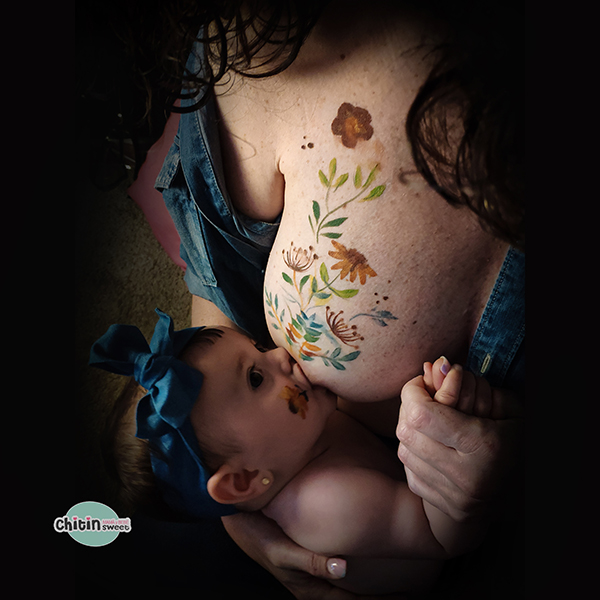 lactancia-maternidad-real-elda-bellypainting-mamá-feliz